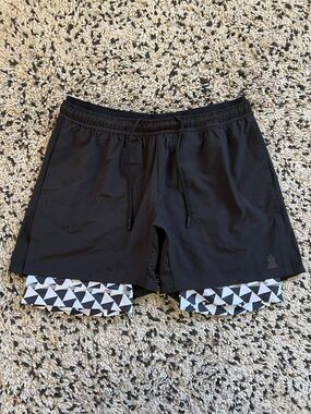 Chubbies Ultimate Training Shorts Compression Liner 5.5” Inseam Black White M